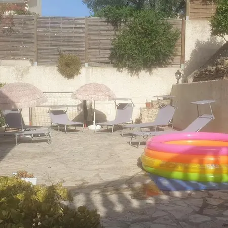 Au Bas Des Cretes Villa