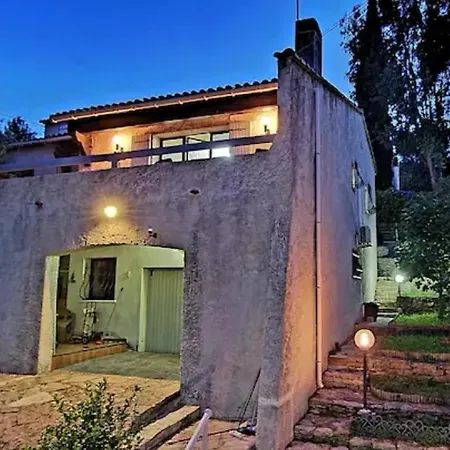 Au Bas Des Cretes Willa